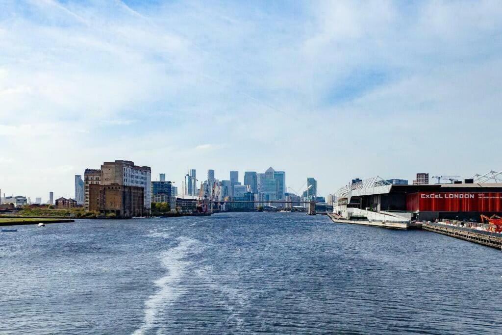 City Escape - Royal Wharf Londres Extérieur photo